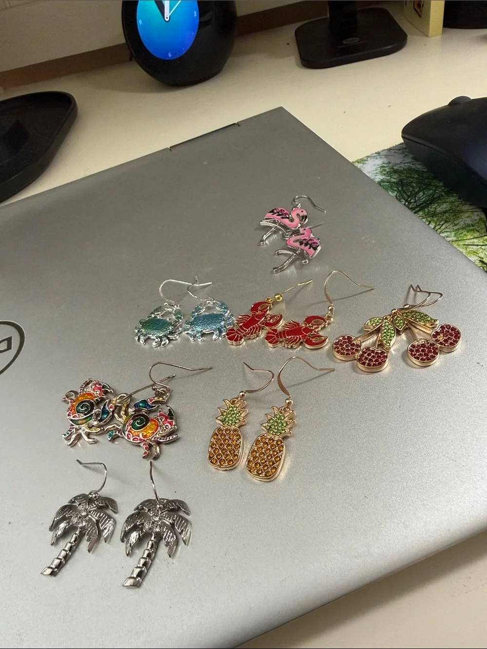 Super cute wire vacation earring grouping NWOT. 7 pairs